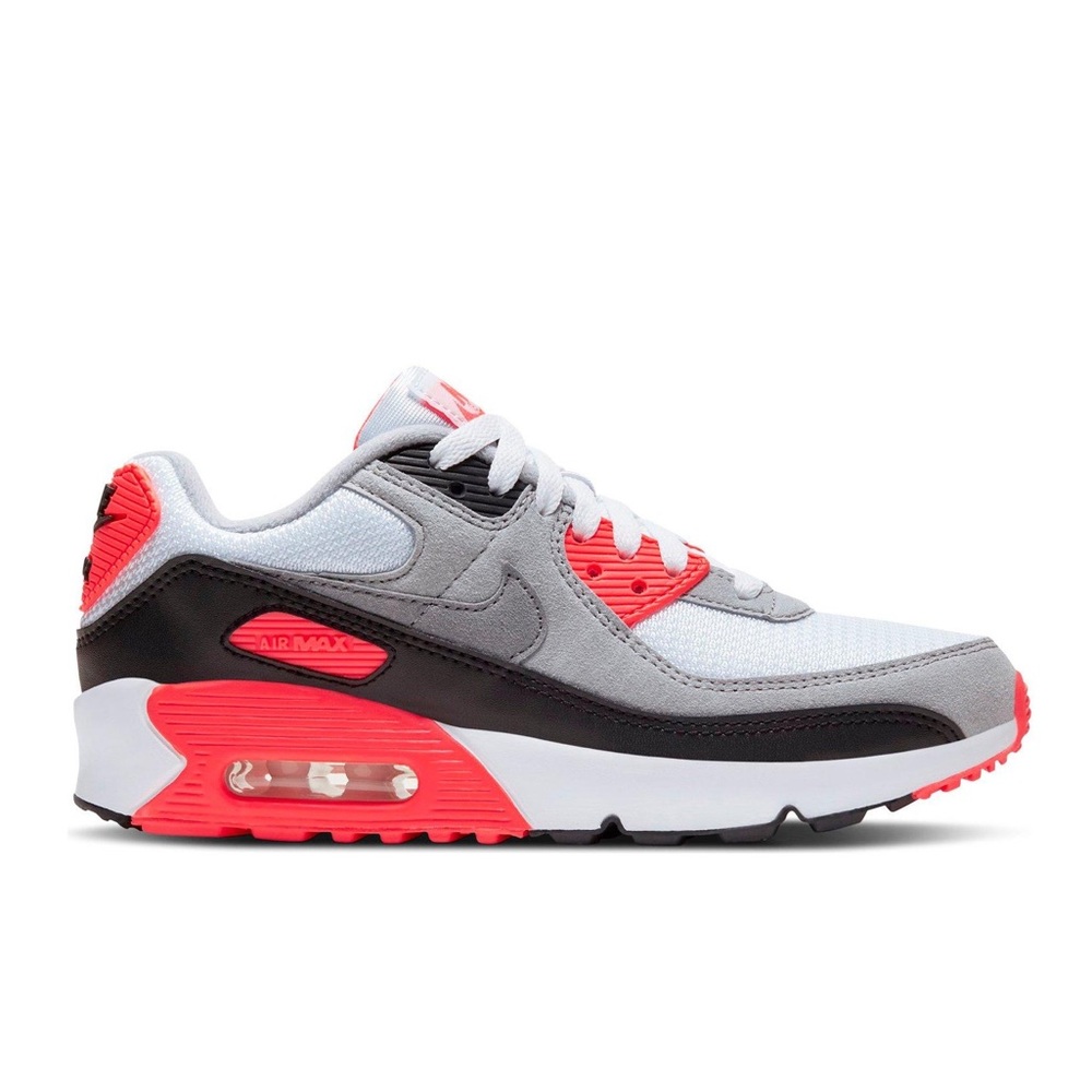 NIKE • AIR MAX 90